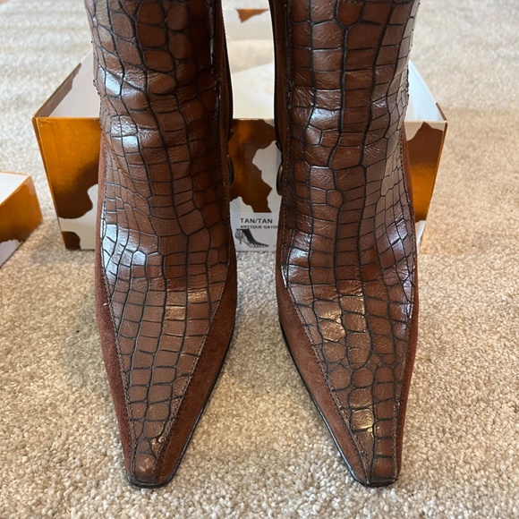 Donald J Pliner women's boots, suede/leather, size 9, gently used/original box - Picture 3 of 9